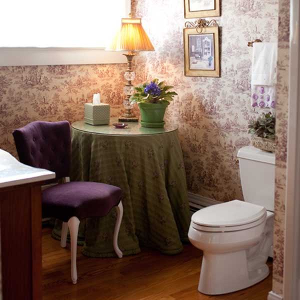 The Lavender Room's large private bathroom with vintage style fittings